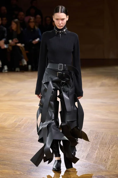Look 18